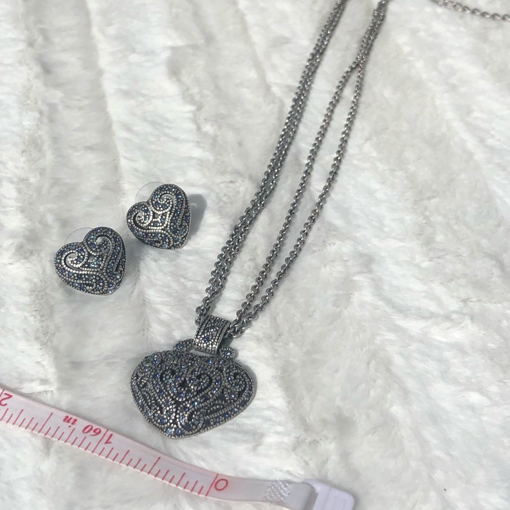 Heart pendant with matching heart earrings 🤍 - Picture 7 of 16